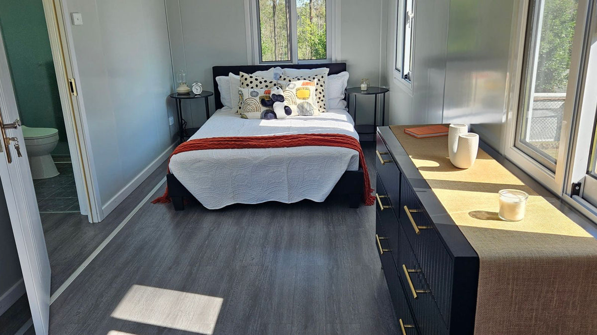Grand Luxe – 40'+ Expandable Container Home | 3 Bedrooms | Full Bath, Kitchen, Living Room | High-Ceiling Modular Home (865 SF)