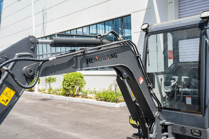 2.5 Ton Diesel Mini Excavator – Compact Crawler Digger with Hydraulic Controls